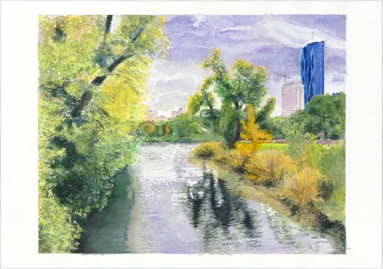 Lars van Roosendaal hat Kaiserwasser 2021 mit Aquarell gemalt. Das Bild zeigt das stille Kaiserwasser mit herbstlich gelben Bäumen, im Hintergrund der blaue DC Tower.